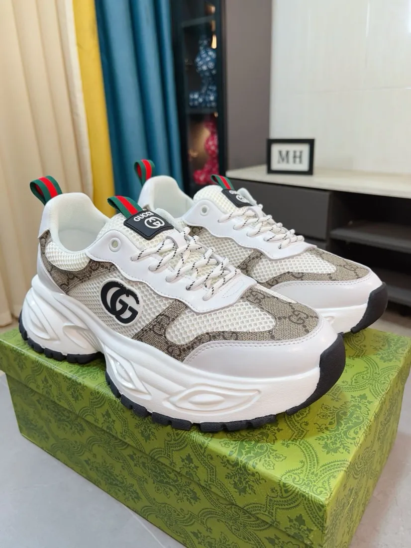 Men's shoes 💰458🌹🌹[GUCCI] Gucci's new lace-up casual men's shoes are on the market first, and the materials and workmanship are superior to all versions on the market. The highest quality shipped first-layer cowhide with imported original perforated materials➕Genuine leather lining, privately molded soft outsole, high foot comfort, imported special materials highlight the brand's unique charm, high-end customization 38-44